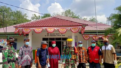 Ada Warga Terkonfirmasi Covid-19, PMI Way Kanan Langsung Lakukan Seterilisasi Penyemrotan Cairan Disinfektan di Kampung Pisang Baru