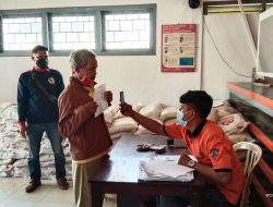 Warga Way Kanan Penerima BST Kemensos Terima Bantuan Uang Tunai dan Beras 10Kg