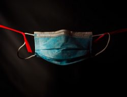 Buang Masker Bekas Jangan Sembarangan, Berikut Cara yang Benar Menurut Pakar