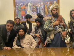 KABAR DUNIA SEPEKAN: Runtuhnya Pemerintah Afghanistan | Janji Taliban dalam Konpers Pertamanya