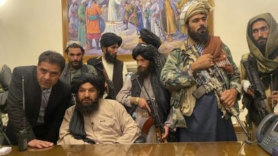 KABAR DUNIA SEPEKAN: Runtuhnya Pemerintah Afghanistan | Janji Taliban dalam Konpers Pertamanya