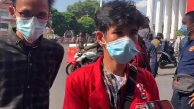 Mahasiswa Aliansi Cipayung Plus Demo di depan Gedung Kantor Pem. Kot Bandar Lampung