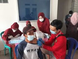 Polres Way Kanan Gelar Vaksin Keliling di Kampung  Bandar Sari