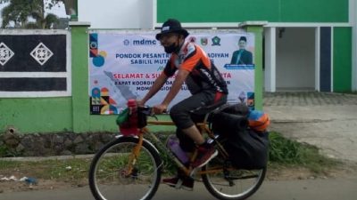 Relawan MDMC Kota Metro Berangkat Ke Tanggamus Bersepeda