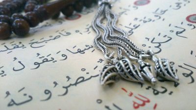Cara Membaca Surat Al Kahfi Agar Khatam di Hari Jumat
