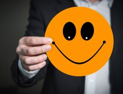 Mengapa Kita Cepat Memaknai Emoji Saat Tidak Mampu Menggunakan Kata