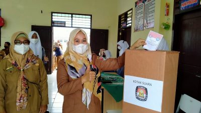 OSIS SMKN 1 Way Kenanga adakan Pesta Demokrasi