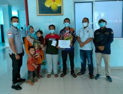 Bilqis dan Sujaya Terima Bantuan Dana dari Karang Taruna Way Kanan