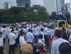 Tolak Perpres, Kepala Desa Se-Kabupaten Bogor Sambangi Monas