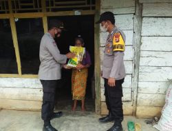 Wujud Kepedulian dan Membantu Perekonomian, Polsek Banjit Gelar Bansos