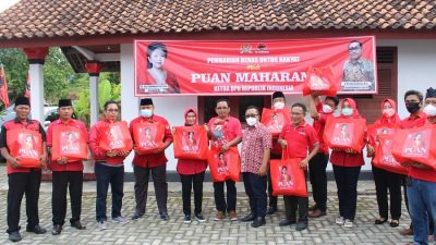 Bantuan 10 Ton Beras dari Puan Maharani Ketua DPR RI diterima DPC PDI Perjuangan Kabupeten Pesawaran dan Pringsewu