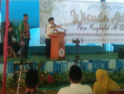 Adakan Wisuda Akbar, 10 Santri Pontrenmu Darul Arqom Natar Tuntaskan 30 Juz