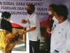 Wabup Ali Rahman Tinjau Penyaluran Pertama BPNT di Kantor POS