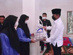Wabup Ali Rahman Hadiri Pengajian Pon. Pes. Riadotus Suliwa Berikan Bantuan Sembako Kepada Kaum Dhuafa