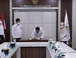 Bupati Way Kanan Raden Adipati Surya Serahkan LKD Ke BPK Lampung