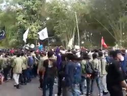 Video Streaming : BEM Se-Bogor Gelar Aksi, Usung Tagline “Bogor Menggugat Istana”