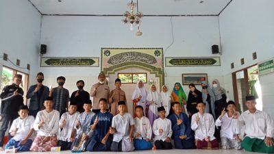 Kunjungi Ponpes Sains Salman Assalam, HIMATA UMC Santuni Anak Yatim dan Dhuafa