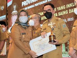 Capaian Penanggulangan Kemiskinan Terbaik, Way Kanan Terima Penghargaan