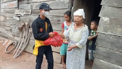 PSHW Karang Agung Bagikan Paket Sembako