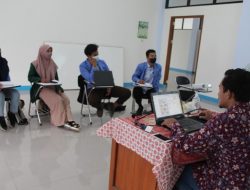 Kembangkan Minat Bakat Mahasiswa, BEM STIKESMU Tegal Gelar Pelatihan Design