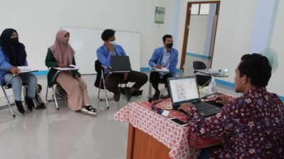 Kembangkan Minat Bakat Mahasiswa, BEM STIKESMU Tegal Gelar Pelatihan Design
