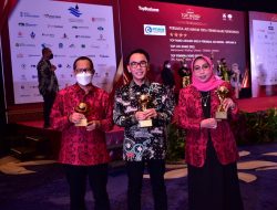 Bupati Way Kanan Raih Penghargaan Kategori TOP Pembina BUMD Awards 2022
