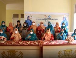 Ketua TP-PKK Kabupaten Lampung Utara Berbagi