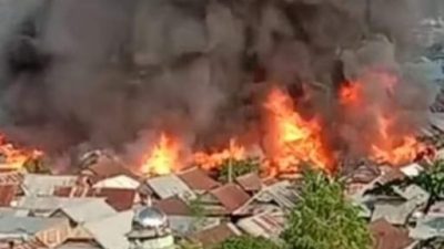 Si Jago Merah Mengamuk Sedikitnya 50 Rumah Warga Terbakar