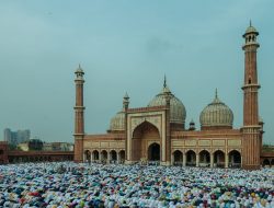 Saat Pak AR Fachruddin Jadi Imam Tarawih di Masjid NU, Jamaah: “Ala Muhammadiyah Saja”