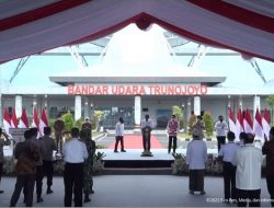 Resmikan Bandara Trunojoyo, Jokowi : Tingkatkan Daya Saing dan Gerakkan Ekonomi Masyarakat