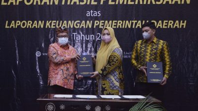 Serahkan Laporan Keuangan, Pemkab Bima Terima Predikat WTP dari BPK