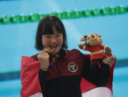 Bikin Kejutan, Flairene Candrea Raih Emas di Nomor 100 Meter Gaya Punggung Putri
