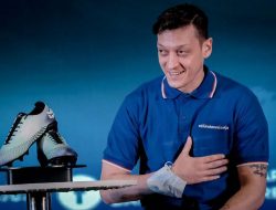 Pesepak Bola Mesut Ozil Buka Peluang Brand Indonesia Kolaborasi dengan Bintang Dunia