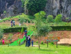 Melihat Lebih Dekat Panorama Wisata Alam Batu Lawang Cirebon
