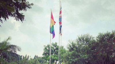 Kedubes Inggris untuk Indonesia Kibarkan Bendera Pelangi LGBT