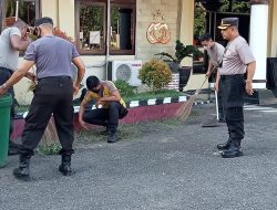 Jum’at Bersih, Polres Bima Ajak Seluruh Anggota Personil Gotong Royong