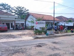 Dukung Target Adipura Tahun 2022, Penyelenggara Pemilu Way Kanan Lakukan Gotong-Royong