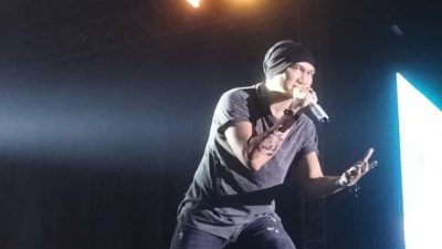 Tampil Memukau, Anji Sukses Hibur Masyarakat Way Kanan Dikonser Musik Istimewa