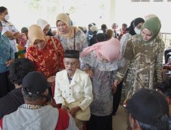 Bupati Way Kanan Hadiri Acara Penyaluran Bantuan Sosial Penanganan Dampak Inflasi