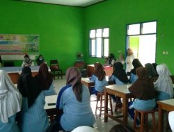 UKS SMPN 2 Gempol, Gelar Pemeriksaan Hemoglobin Untuk Pencegahan Anemia