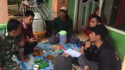 Sambangi Korban Kebakaran, Pemdes Sukajaya bersama Karang Taruna, BPD dan Babinsa Beri Semangat