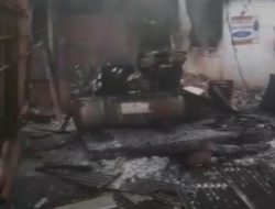 Kantor PT. AKG Bahuga di Bakar Masa. Hal Tersebut Diduga Dipicu Insiden Penembakan Oleh Oknum PAM
