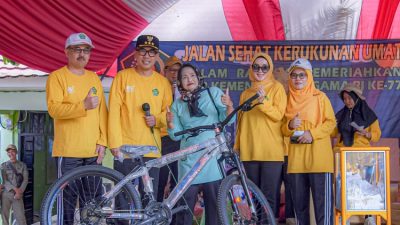 HAB Kemenag RI Ke-77, Bupati Way Kanan Lepas Ratusan Peserta Jalan Sehat