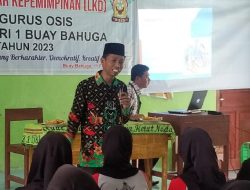Sekretaris Umum Majlis Daerah KAHMI Kabupaten Way Kanan Beri Bimbingan LDK Pengurus OSIS SMA N 1 Buay Bahuga