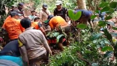 Hari Ke-2 Kokam, Pemuda Muhammadiyah Way Kanan Salurkan Bantuan Bencana Alam Di Banjit