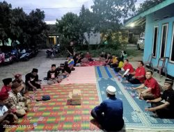DPC Banteng Muda Indonesia dan Sanggar Seni Kudakepang Door Bagikan Takjil