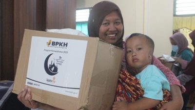 Lazismu DIY & BPKH RI Bagikan 1000 Al Quran & Paket Sembako kepada Kaum Dhuafa