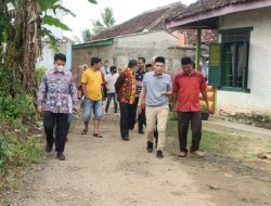 Wabup Lampura Sapa Masyarakat Sribasuki Sekaligus Berikan Sembako