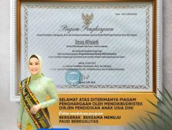 Dessy Afriyanti Adipati Terima Penghargaan dari Mendikbudristek RI