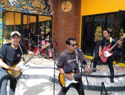CMC Gelar Parade Band di Moocow Ciwaringin Sebagai Panggung Musik Seniman